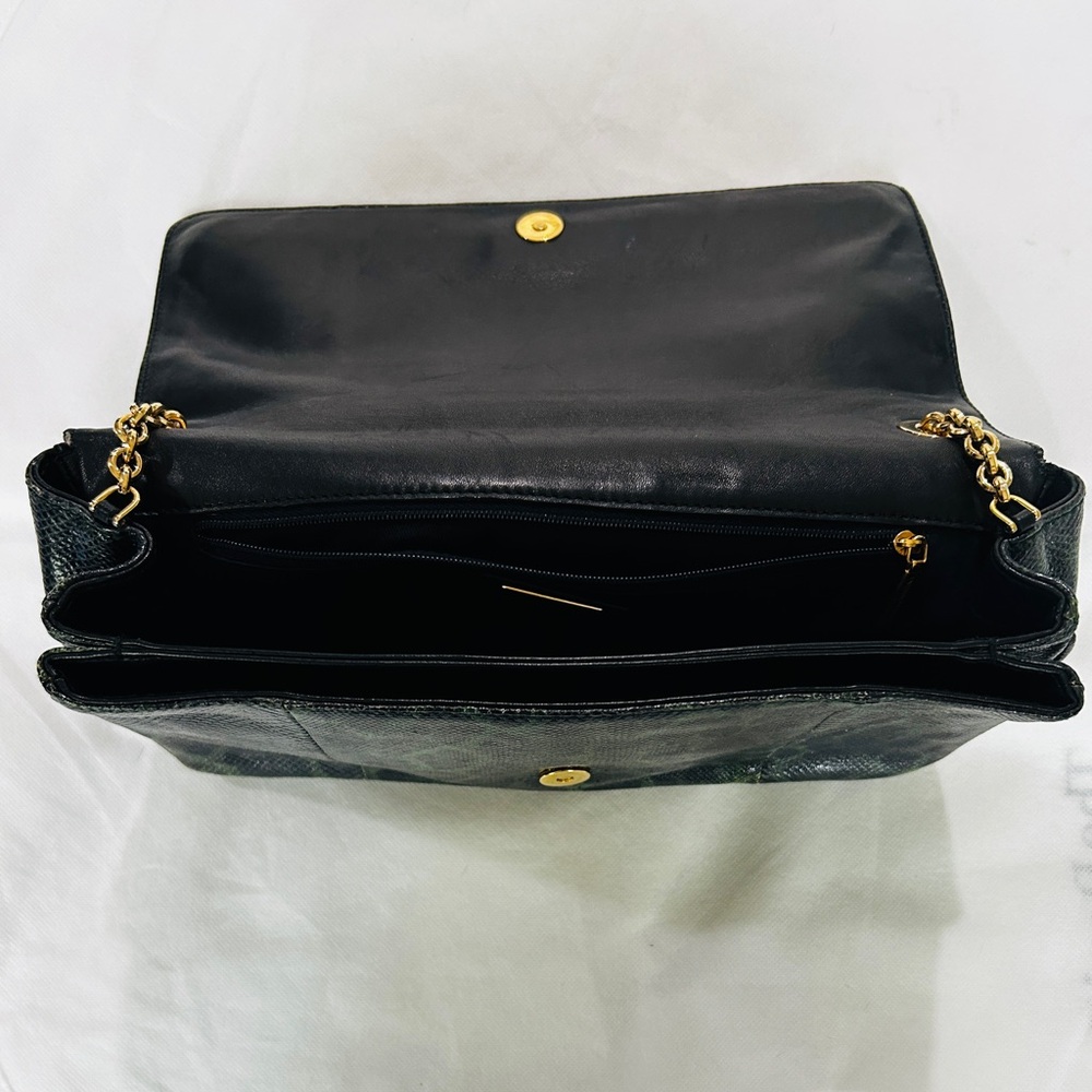 Dolce & Gabbana
Model Name: Pochette Karung Leo
Color Verdone - Picture 8 of 12